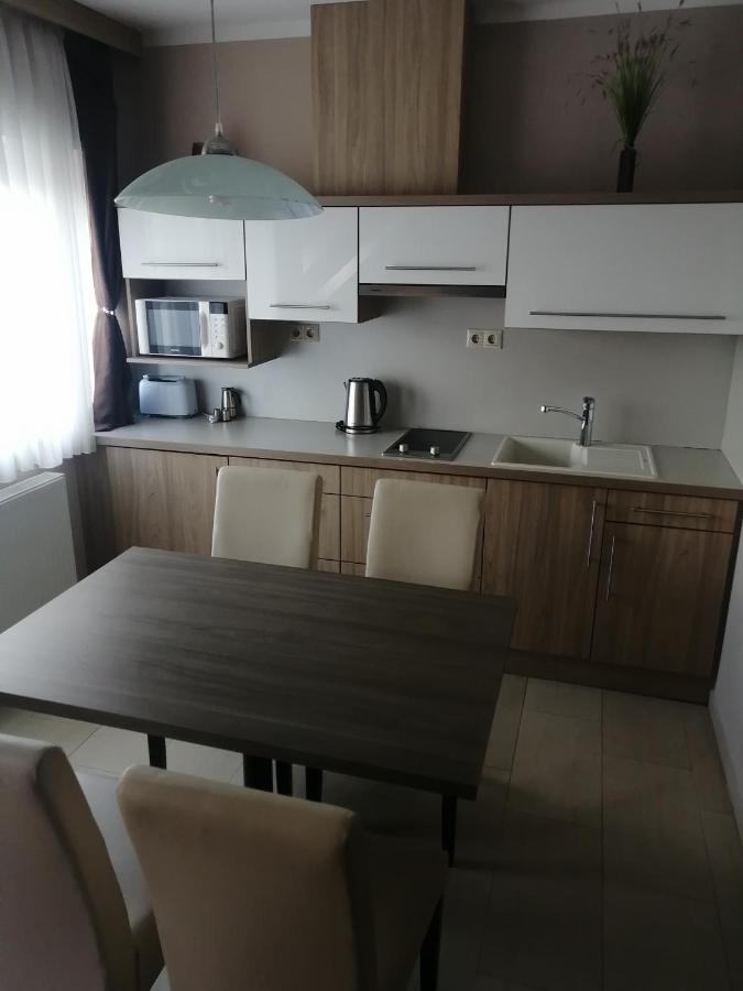 Zafirgyoengy Apartmanok Sárvár 外观 照片