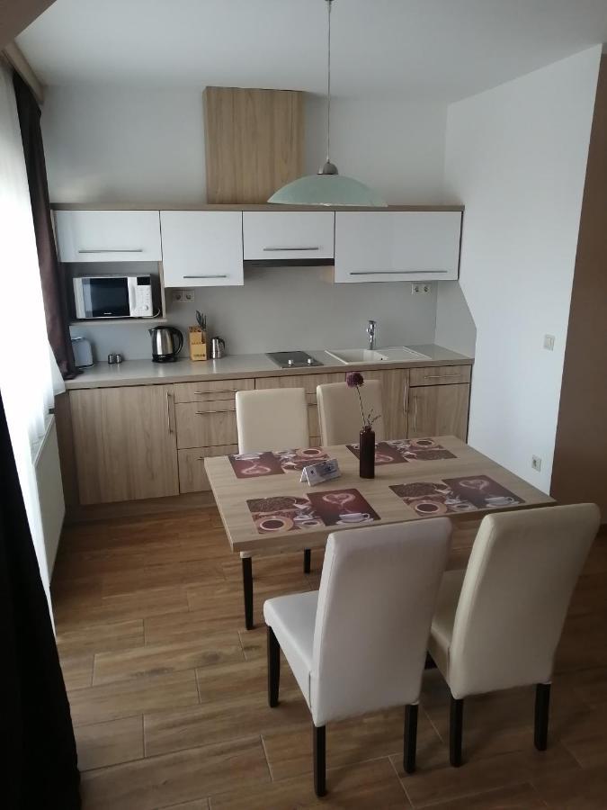Zafirgyoengy Apartmanok Sárvár 外观 照片