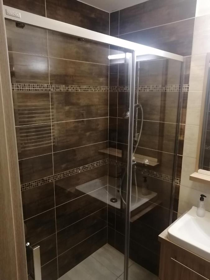 Zafirgyoengy Apartmanok Sárvár 外观 照片
