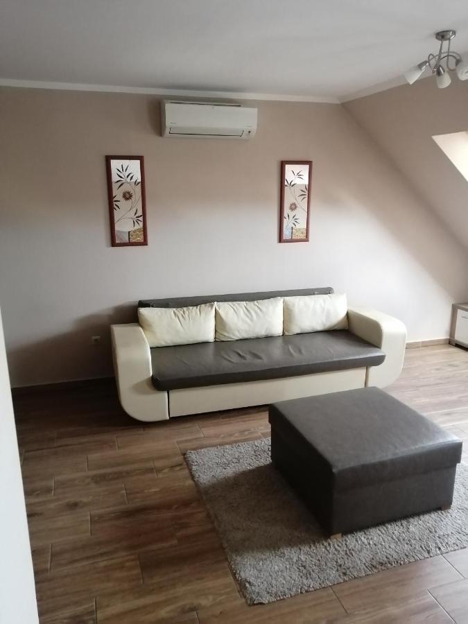 Zafirgyoengy Apartmanok Sárvár 外观 照片