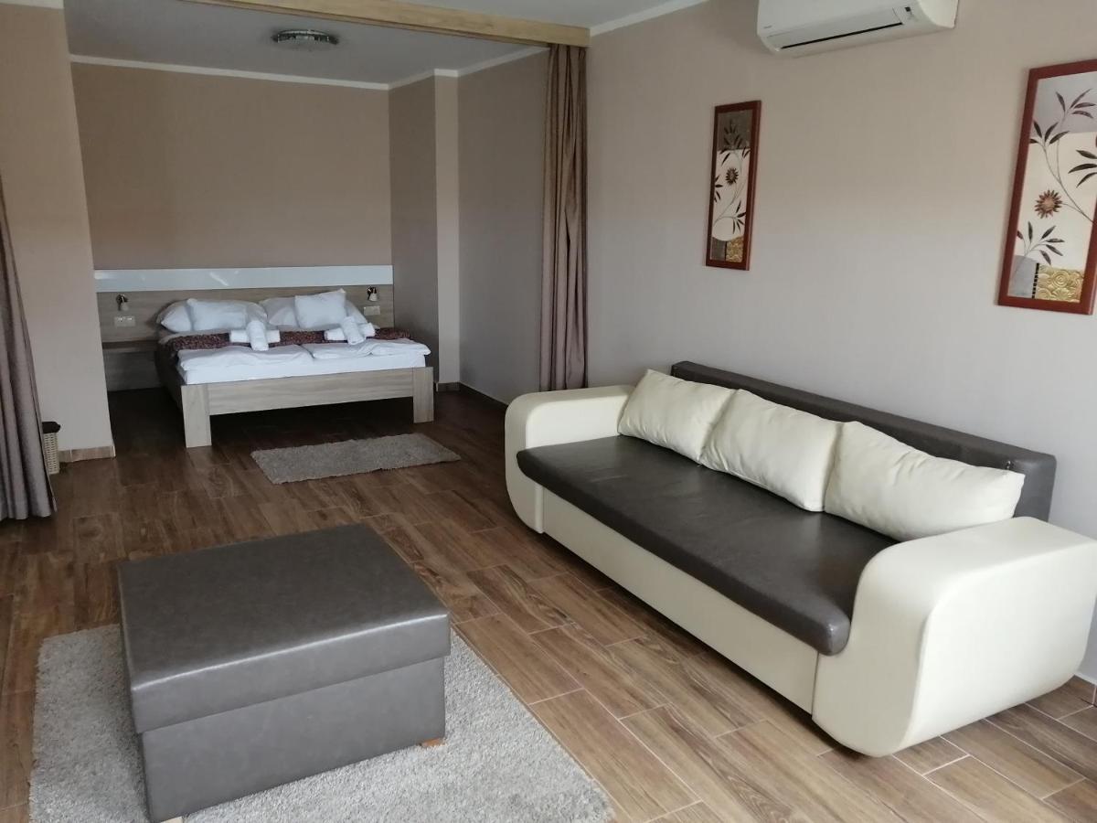 Zafirgyoengy Apartmanok Sárvár 外观 照片